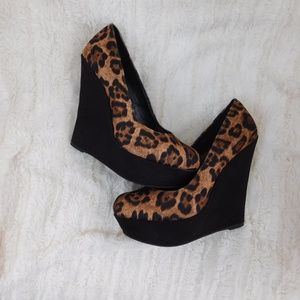 Brash Leopard Print Wedges